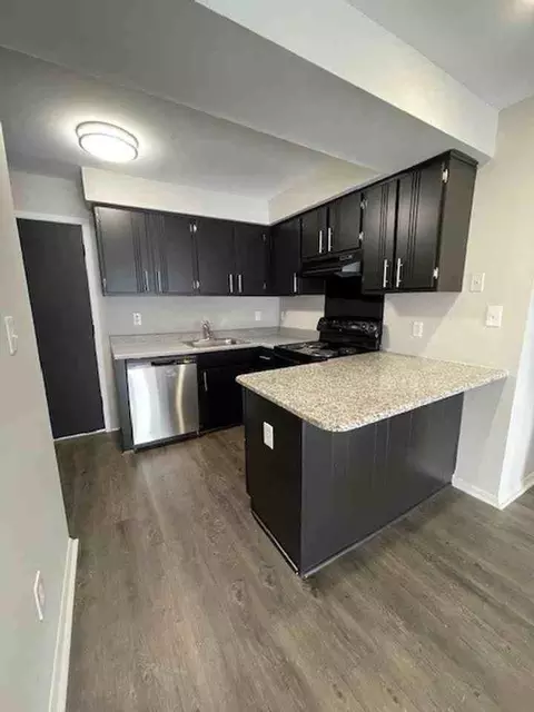 2575 Catalpa Dr, Berkley, MI 48072