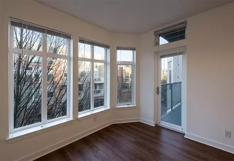 525 1st Ave W, Seattle, WA 98119