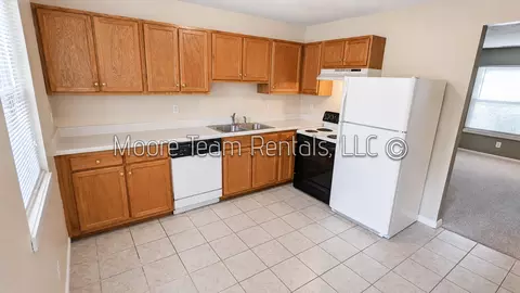 3 Rd Ave W, Hendersonville, NC 28791