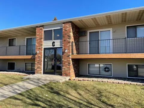 525 22nd Ave NW, Minot, ND 58703