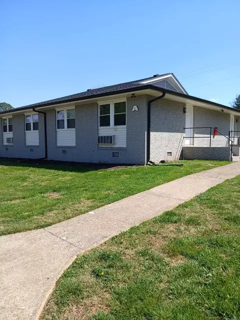 405 Oak St, Lawrenceburg, TN 38464