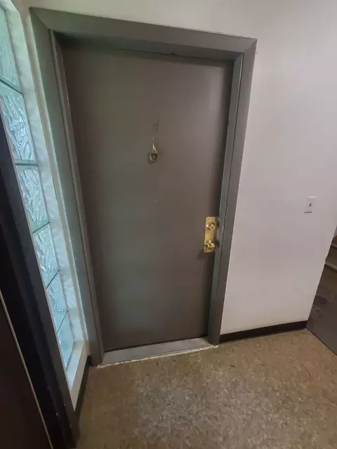 4454 S 14th St, Milwaukee, WI 53221