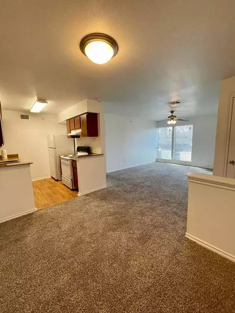 11900 Barwood Bend Dr, Houston, TX 77065