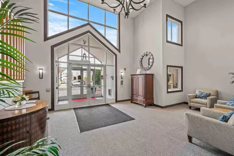 1321 Lake Dr W, Chanhassen, MN 55317