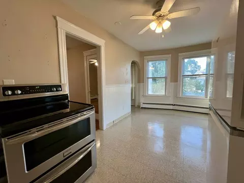 285 Baxter St, Pawtucket, RI 02861 photo 3