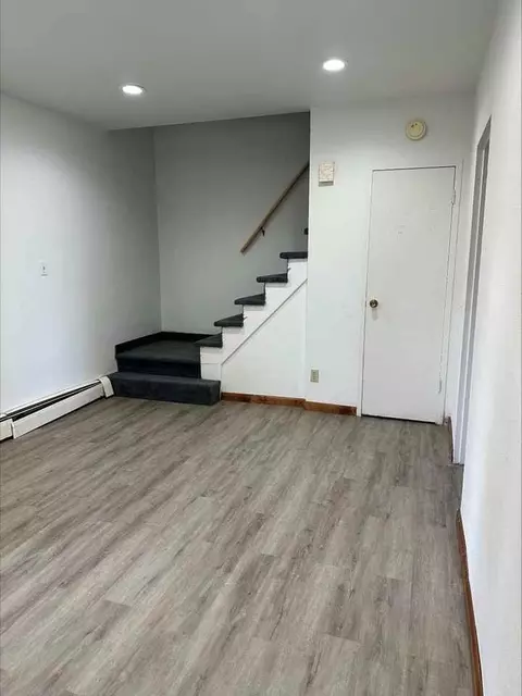 130 1st Ave SE, Dickinson, ND 58601