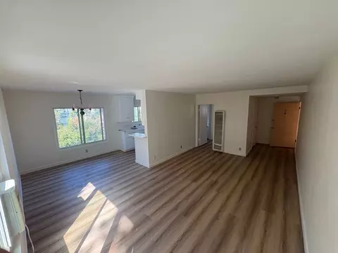 974 Granville Ave, Los Angeles, CA 90049