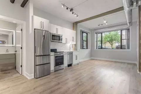 7645 N Sheridan Rd, Chicago, IL 60626