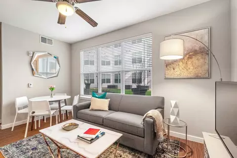 Smu Blvd, Dallas, TX 75205