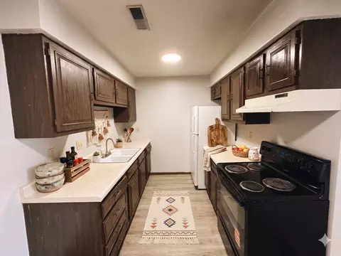 3759 W 9th St, Waterloo, IA 50702