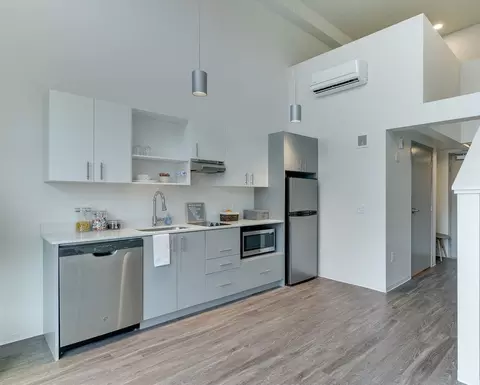 1075 NW 16th Ave, Portland, OR 97209