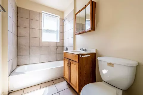 8001 S Carpenter St, Chicago, IL 60620 photo 2