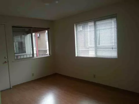 1360 Alder St, Eugene, OR 97401 photo 16