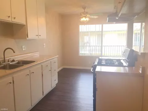 315 W Lincoln Ave, Orange, CA 92865 photo 2