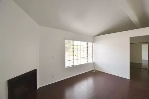 5744 Colfax Ave, Los Angeles, CA 91601