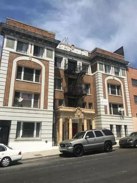 915 Grattan St, Los Angeles, CA 90015