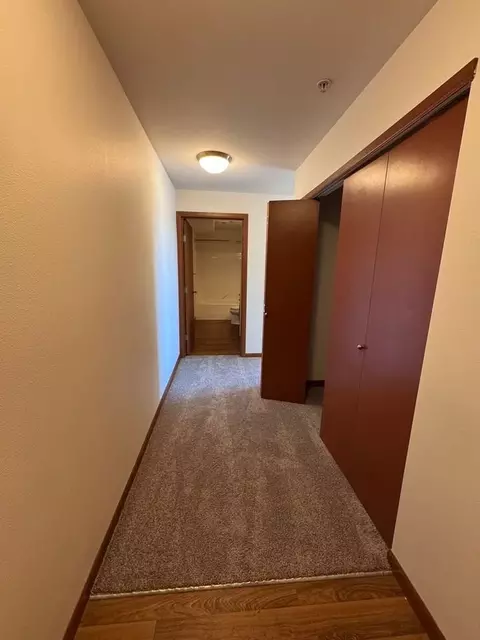 21428 International Blvd, Seatac, WA 98198