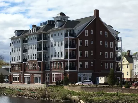 100 1st St, Dover, NH 03820