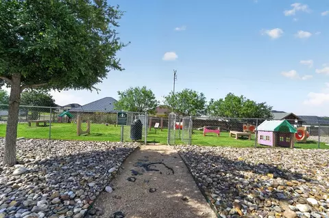 2046 Legacy Blvd, Eagle Pass, TX 78852 photo 13