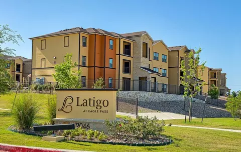 2046 Legacy Blvd, Eagle Pass, TX 78852 photo 6