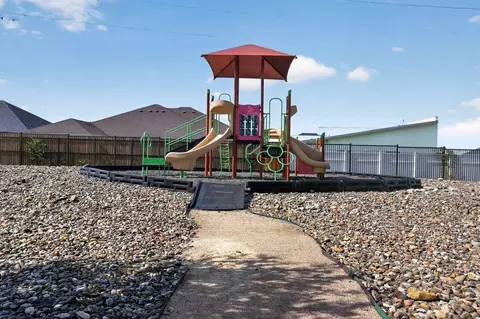 2046 Legacy Blvd, Eagle Pass, TX 78852 photo 14