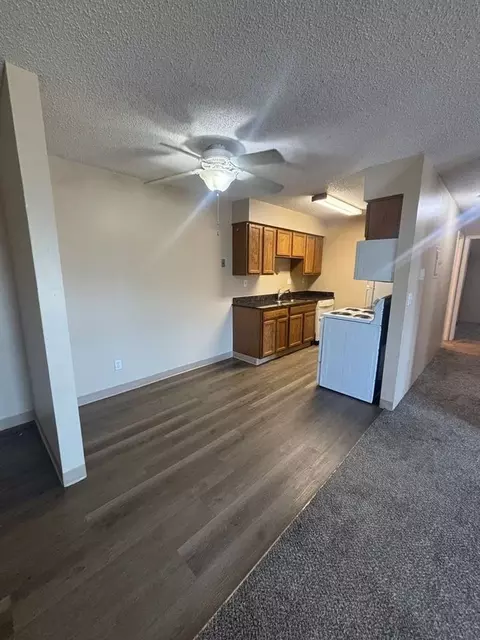 395 4th St, Waukee, IA 50263