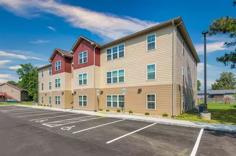 404 Henderson Chapel Rd, Pigeon Forge, TN 37863