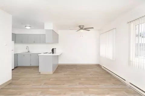 1205 E Powell Blvd, Gresham, OR 97030