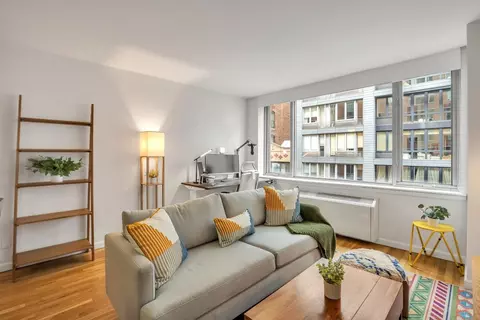 120 W 21st St, New York, NY 10011
