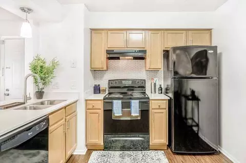 9806 Mahogany Dr, Gaithersburg, MD 20878 photo 5