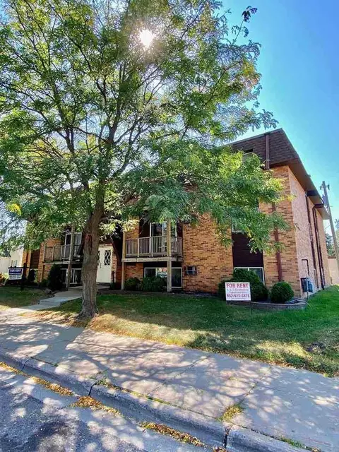 3927 W Broadway Ave, Robbinsdale, MN 55422