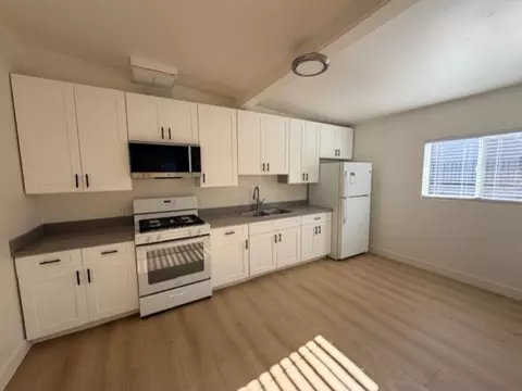 304 65th St, San Diego, CA 92114