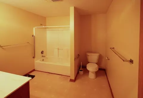 1364 Bluestone Ave, Akron, OH 44310 photo 4