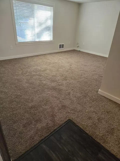 611 611613615617 13th St, Oregon City, OR 97045