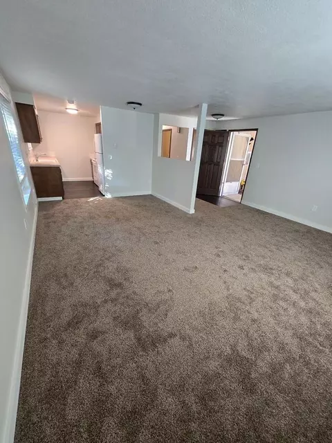 611 611613615617 13th St, Oregon City, OR 97045 photo 2