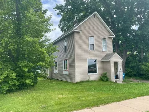 618 W Messenger St, Rice Lake, WI 54868