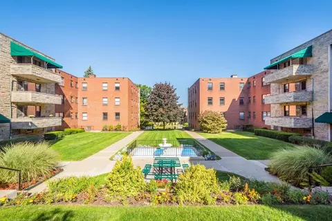 15232 Royal Dr, West Mifflin, PA 15122
