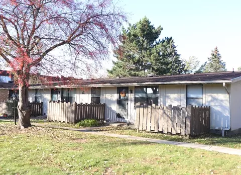 2995 Meadowood Dr, Jackson, MI 49202 photo 3