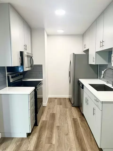4585 Hamilton St, San Diego, CA 92116