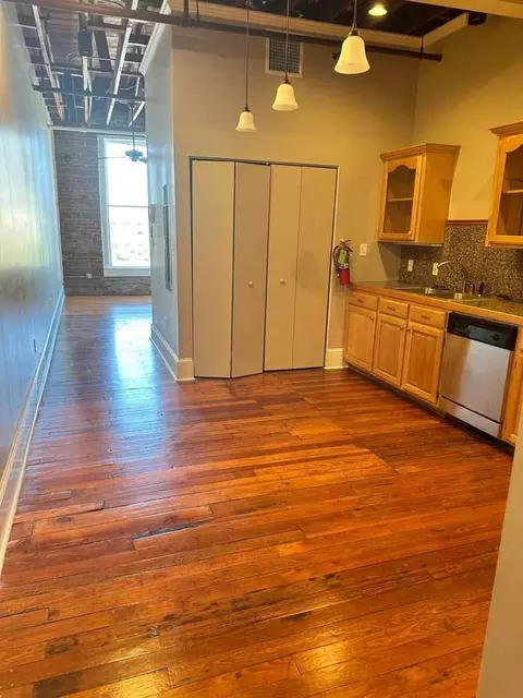 727 Ryan St, Lake Charles, LA 70601