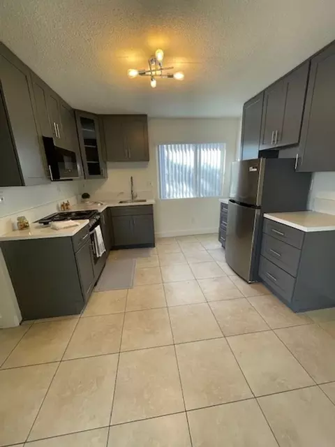 9328 Palm St, Bellflower, CA 90706 photo 17