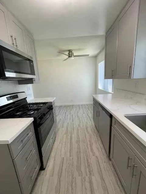 9328 Palm St, Bellflower, CA 90706 photo 5