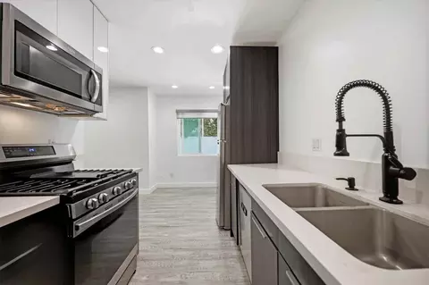 2561 W Avenue 30, Los Angeles, CA 90065