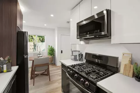 2561 W Avenue 30, Los Angeles, CA 90065