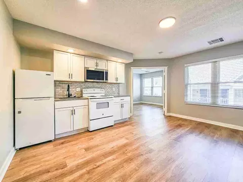7010 Hascall St, Omaha, NE 68106 photo 2