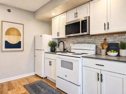 7010 Hascall St, Omaha, NE 68106 photo 3