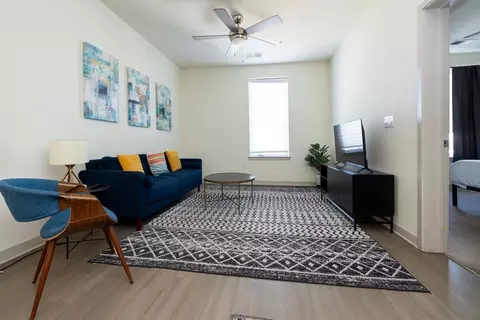 633 E Main St, Louisville, KY 40202