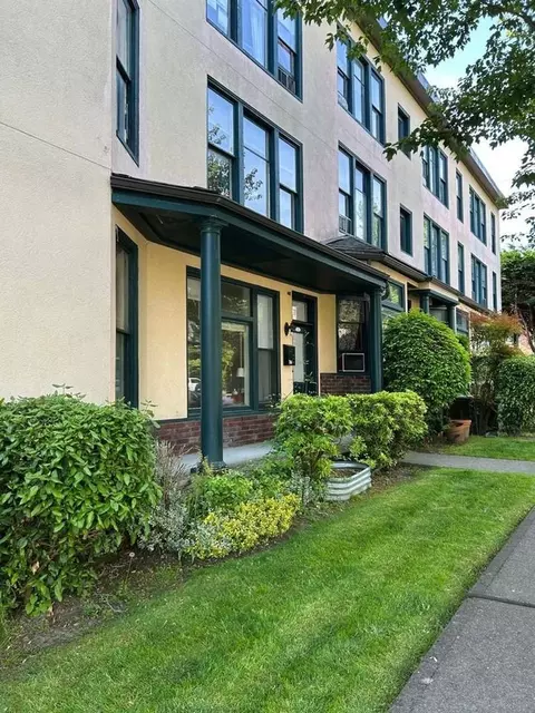 322 N G St, Tacoma, WA 98403