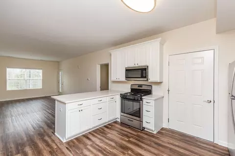 40 W Main St, Lake Zurich, IL 60047