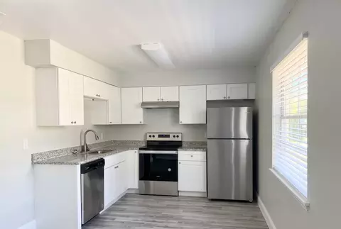 125 S Salisbury Ave, Deland, FL 32720